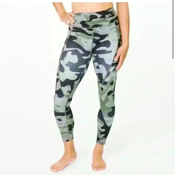Zyia Green Camo 7/8 length leggings - Picture 1 of 5